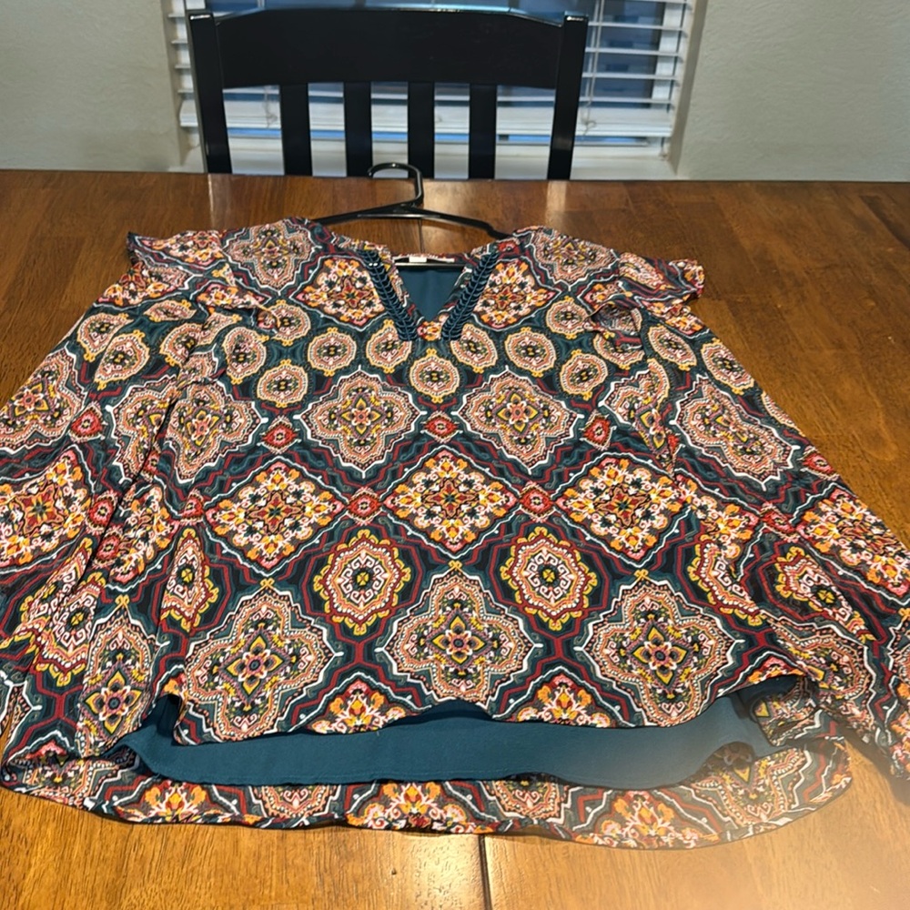 Loft size small blouse, worn once. Beautiful fall colors!